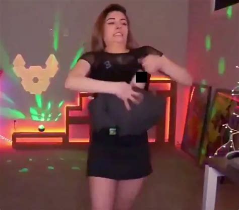 Twitch Suspended Alinity Divine for Showing Nipple During。